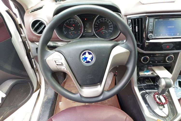 Used Venucia T70X 2016 2.0L CVT SmartFun Sport Edition Steering Wheel