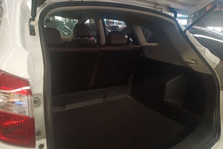 Used Venucia T70X 2016 2.0L CVT SmartFun Sport Edition Trunk