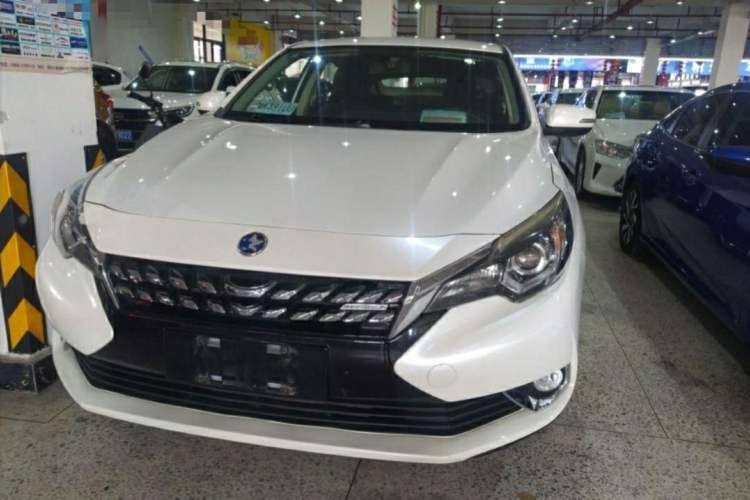 Used Venucia T90 2017 2.0L CVT Fashion Edition Exterior 1