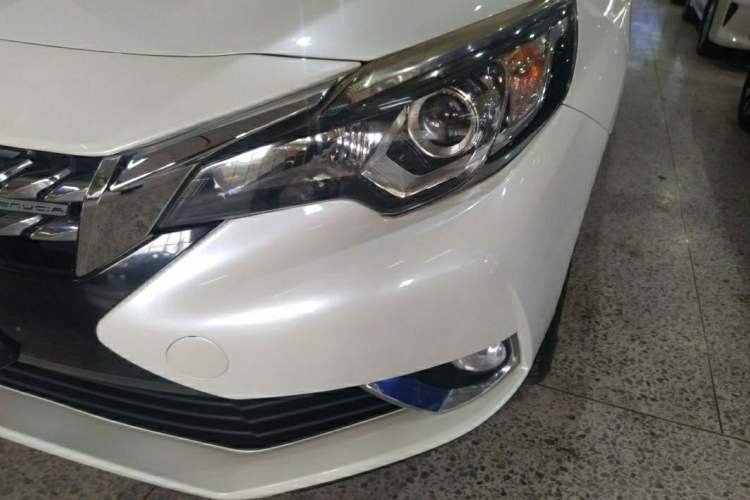 Used Venucia T90 2017 2.0L CVT Fashion Edition Exterior 5