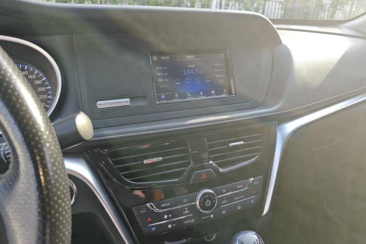 Used Venucia T90 2017 2.0L CVT Smart Edition Audio And AC Panel