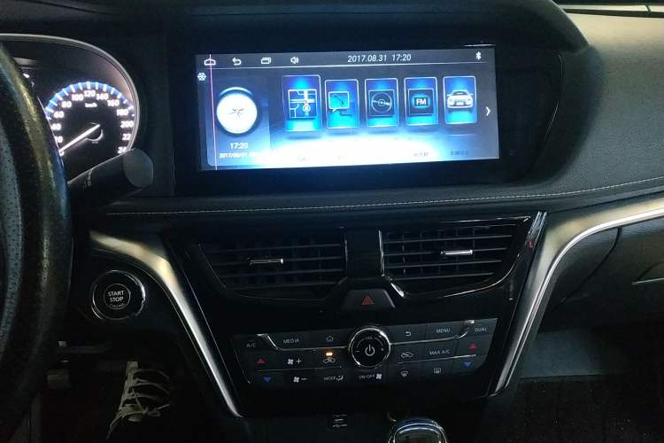 Used Venucia T90 2017 2.0L CVT Smart Edition Audio And AC Panel