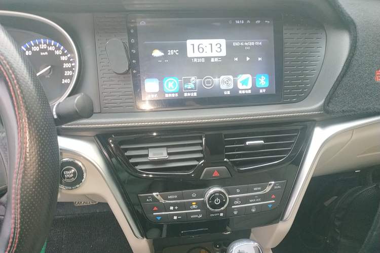 Used Venucia T90 2017 2.0L CVT Smart Edition Audio And AC Panel