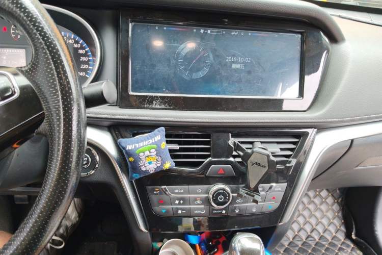 Used Venucia T90 2017 2.0L CVT Smart Edition Audio And AC Panel