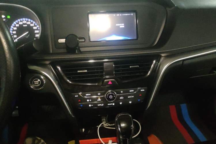 Used Venucia T90 2017 2.0L CVT Smart Edition Audio And AC Panel