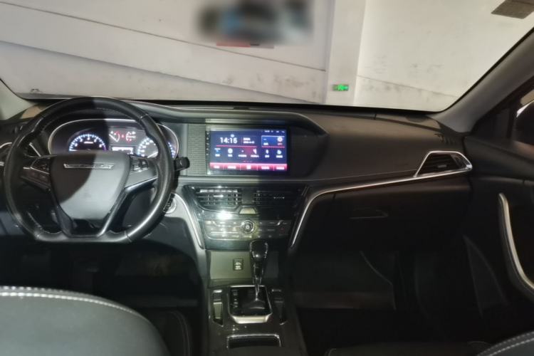 Used Venucia T90 2017 2.0L CVT Smart Edition Center Console