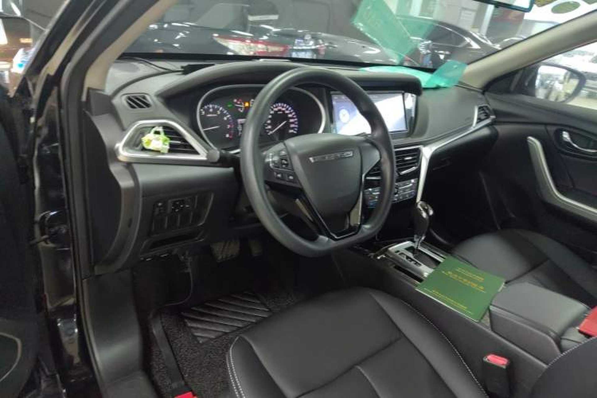 Used Venucia T90 2017 2.0L CVT Fashion Edition Center Console