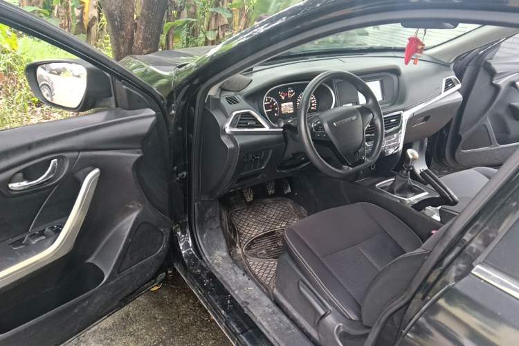 Used Venucia T90 2017 2.0L Manual Fashion Edition Driver Seat