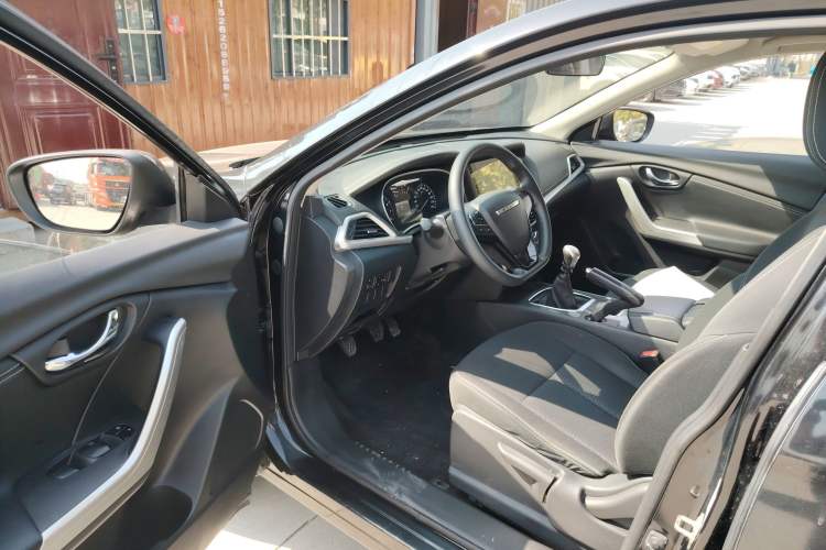 Used Venucia T90 2017 2.0L Manual ChenShang Edition Driver Seat