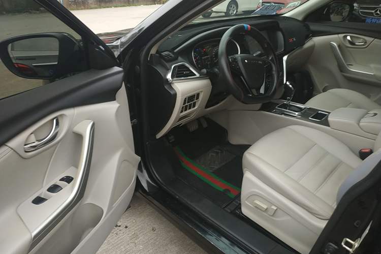 Used Venucia T90 2017 2.0L CVT Smart Edition Driver Seat