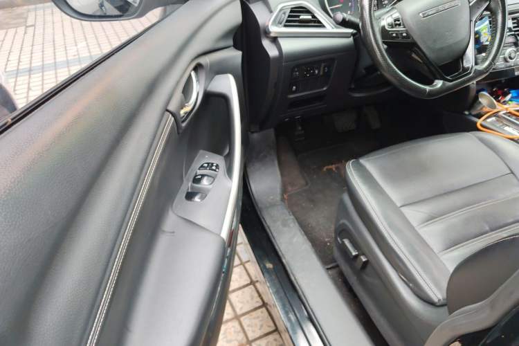 Used Venucia T90 2017 2.0L CVT Smart Edition Driver Seat