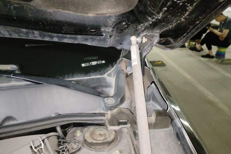 Used Venucia T90 2017 2.0L CVT Smart Edition Engine Bay Left