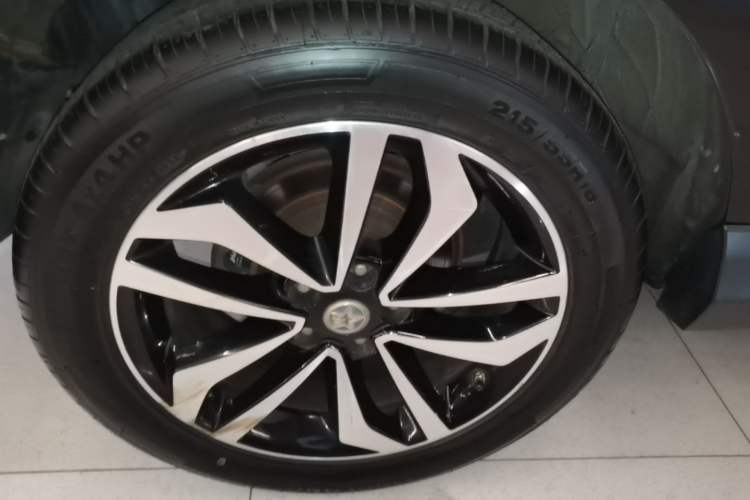 Used Venucia T90 2017 2.0L CVT Smart Edition Exterior 5