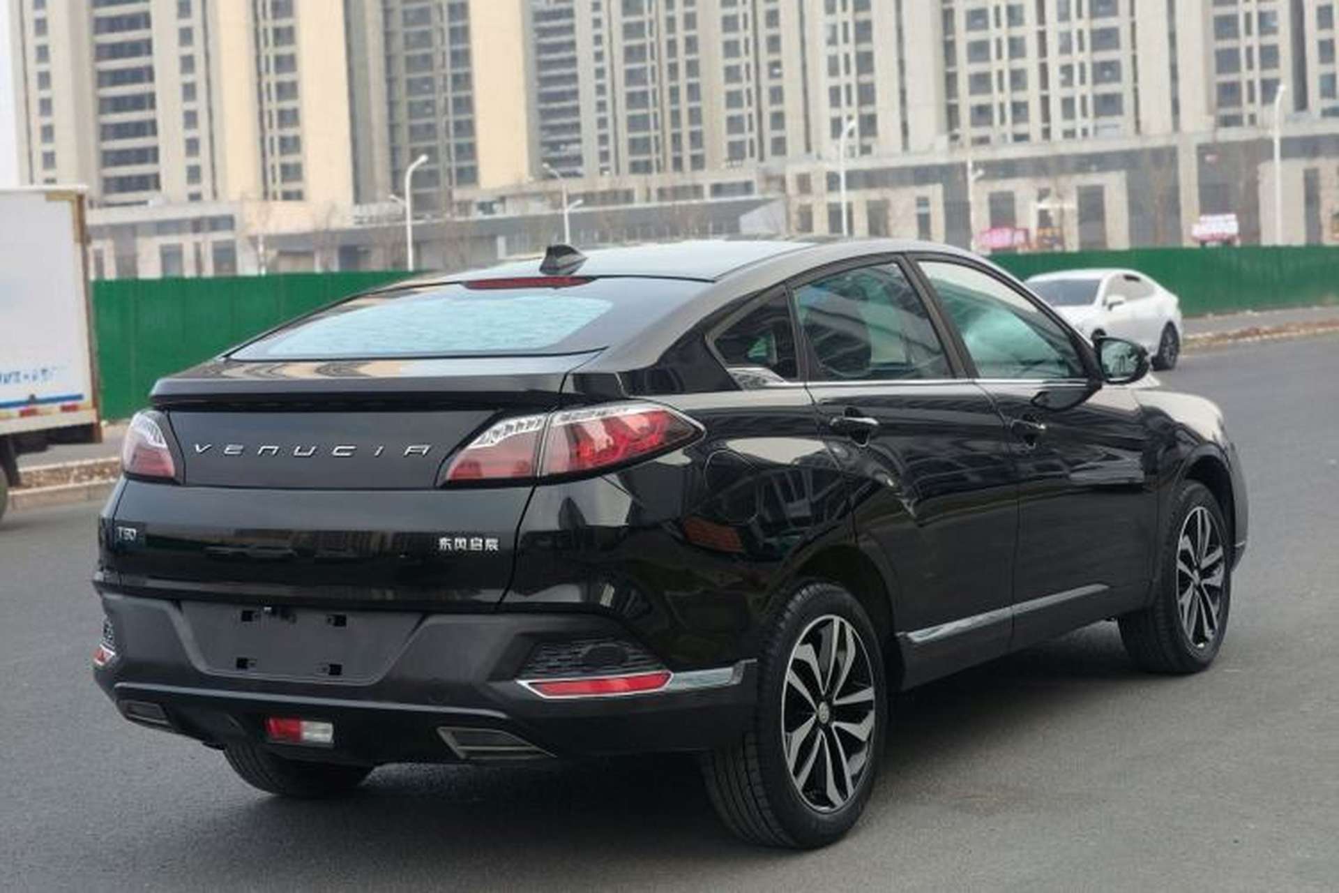 Used Venucia T90 2017 2.0L Manual ChenShang Edition Exterior 7