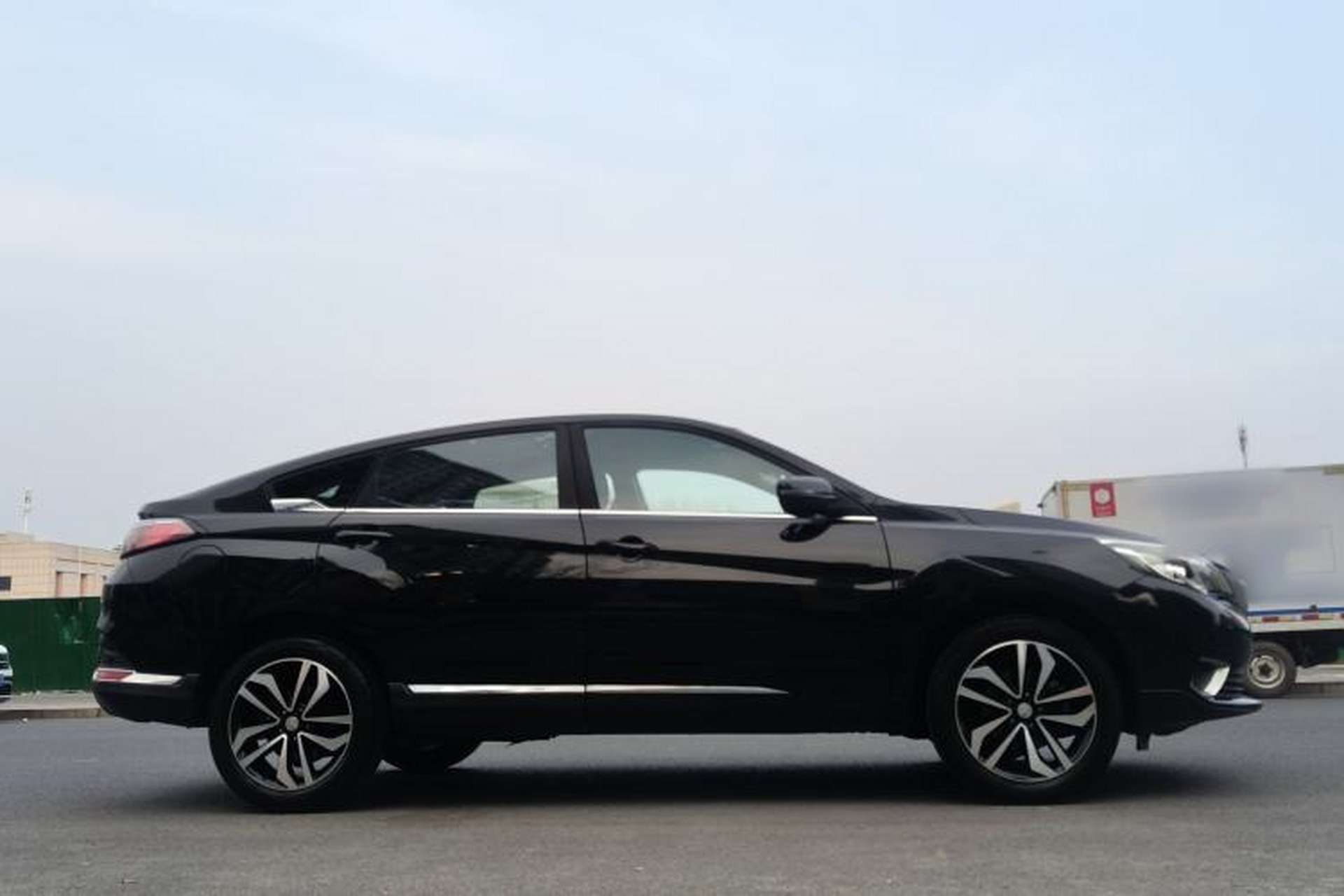 Used Venucia T90 2017 2.0L Manual ChenShang Edition Exterior 8