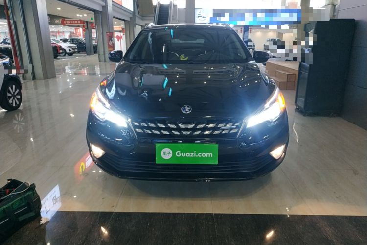 Used Venucia T90 2017 2.0L CVT Smart Edition Front