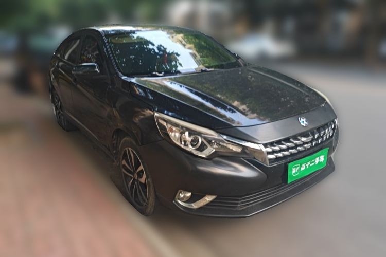 Used Venucia T90 2017 2.0L Manual ChenShang Edition Front Right 45 Deg