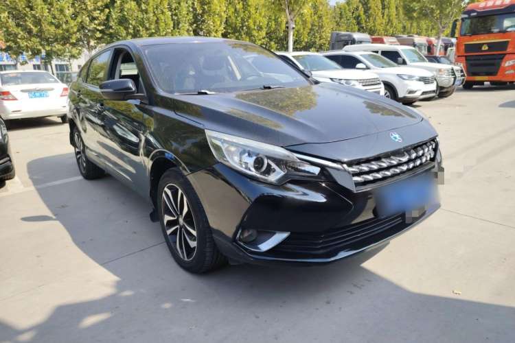 Used Venucia T90 2017 2.0L Manual ChenShang Edition Front Right 45 Deg