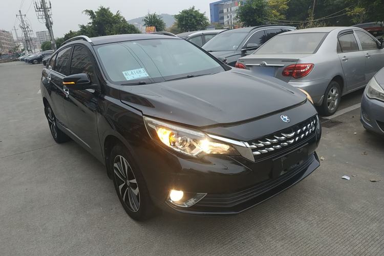 Used Venucia T90 2017 2.0L CVT Smart Edition Front Right 45 Deg
