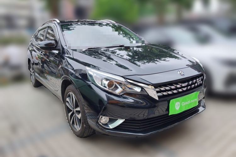 Used Venucia T90 2017 2.0L CVT Smart Edition Front Right 45 Deg