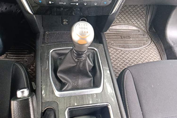 Used Venucia T90 2017 2.0L Manual Fashion Edition Gear Lever