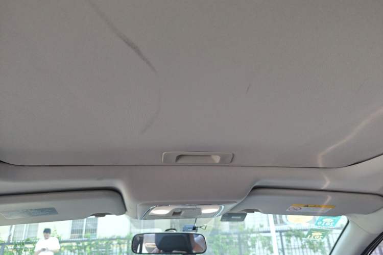 Used Venucia T90 2017 2.0L CVT Smart Edition Headliner