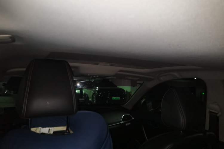 Used Venucia T90 2017 2.0L CVT Smart Edition Headliner