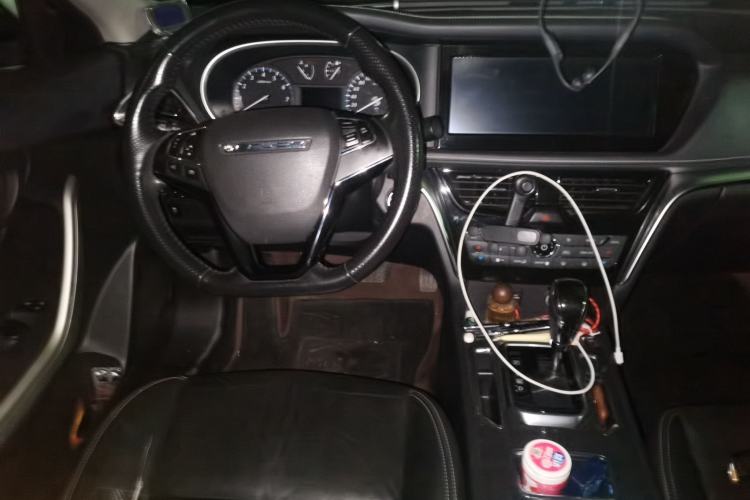 Used Venucia T90 2017 2.0L CVT Smart Edition Interior 2