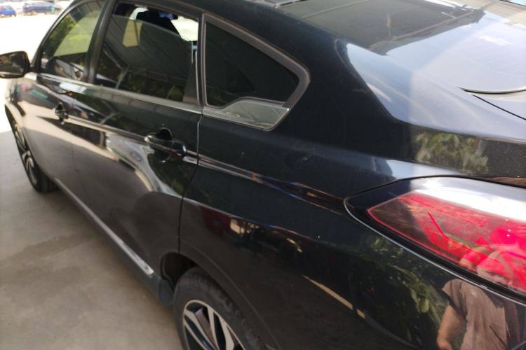 Used Venucia T90 2017 2.0L CVT Smart Edition Left Side