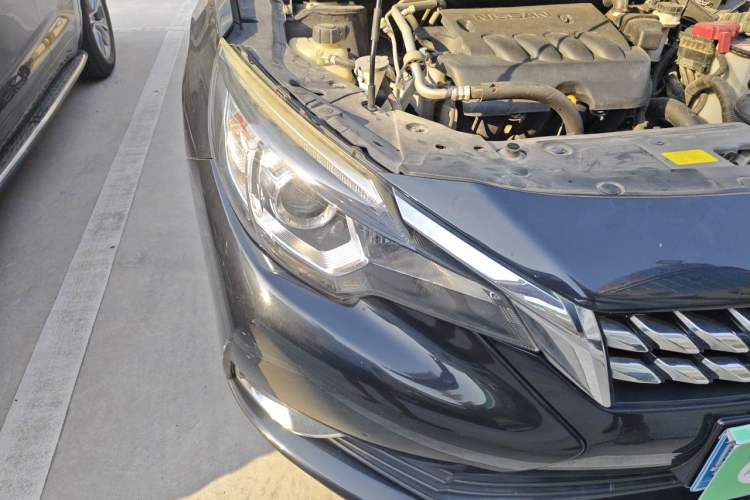 Used Venucia T90 2017 2.0L CVT Smart Edition Right Front Headlight