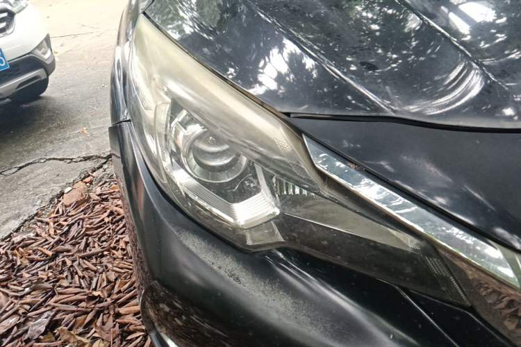Used Venucia T90 2017 2.0L Manual Fashion Edition Right Front Headlight