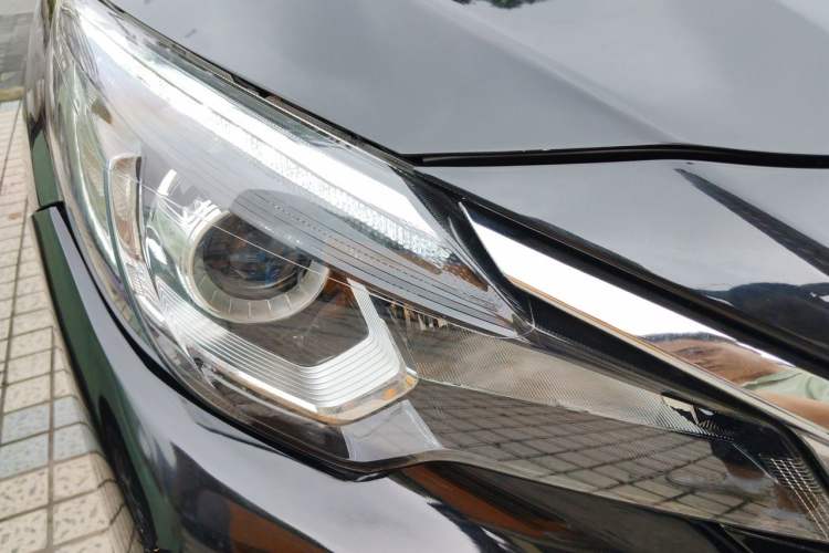 Used Venucia T90 2017 2.0L CVT Smart Edition Right Front Headlight