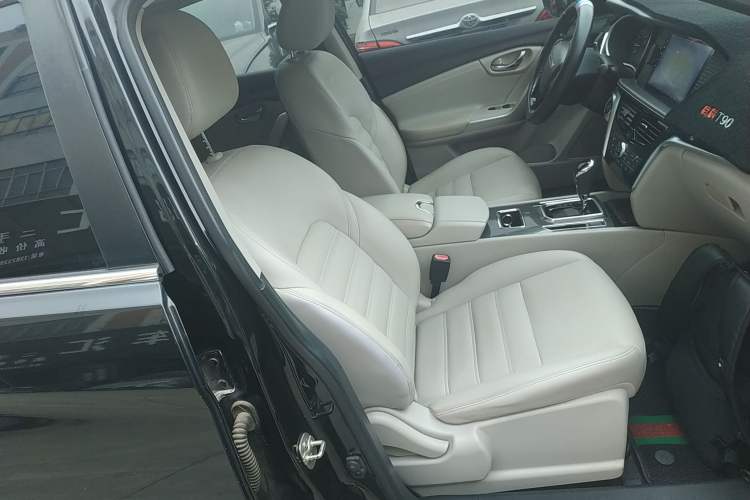 Used Venucia T90 2017 2.0L CVT Smart Edition Right Front Seat
