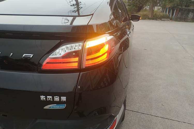 Used Venucia T90 2017 2.0L CVT Smart Edition Right Rear Taillight