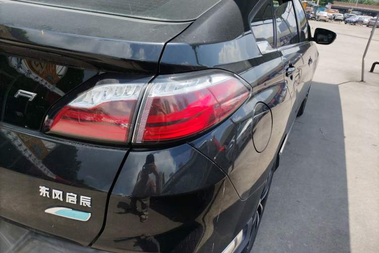 Used Venucia T90 2017 2.0L CVT Smart Edition Right Rear Taillight