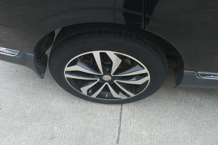 Used Venucia T90 2017 2.0L CVT Smart Edition Right Rear Wheel Hub