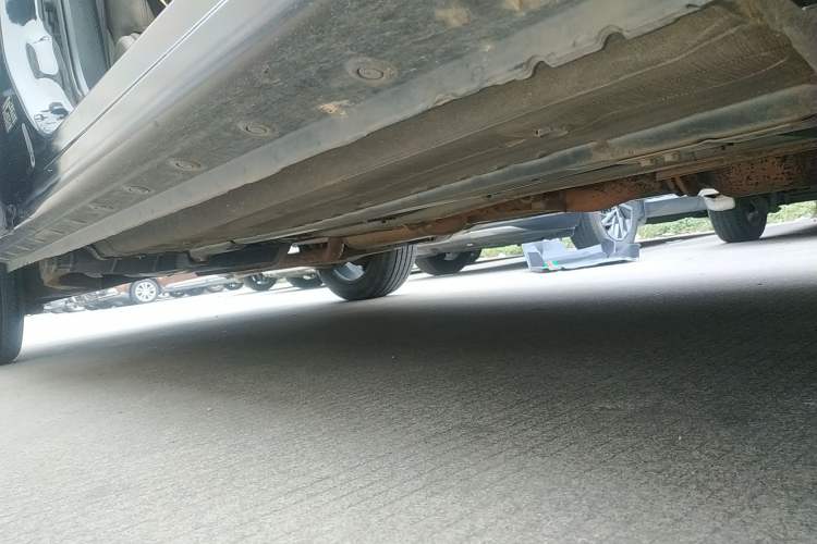 Used Venucia T90 2017 2.0L CVT Smart Edition Right Side Sill