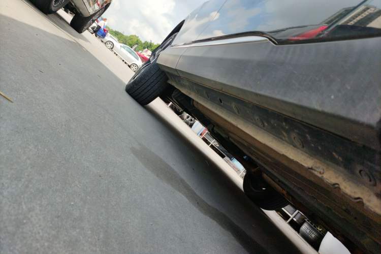 Used Venucia T90 2017 2.0L CVT Smart Edition Right Side Sill