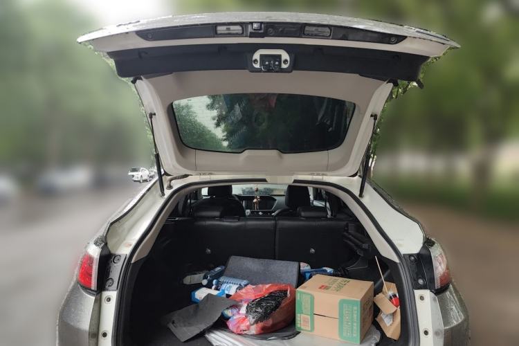Used Venucia T90 2017 2.0L CVT Smart Edition Trunk