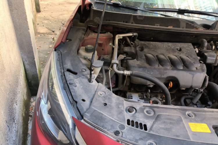Used Venucia T90 2017 2.0L CVT Leading Edition Engine Bay Right