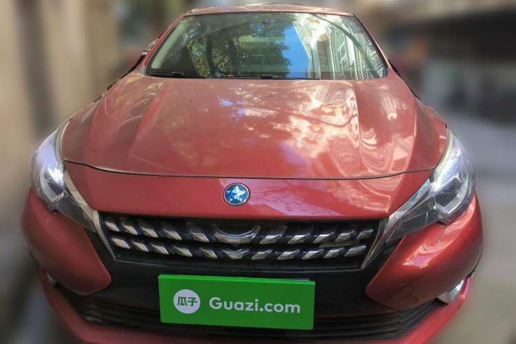 Used Venucia T90 2017 2.0L CVT Leading Edition Front