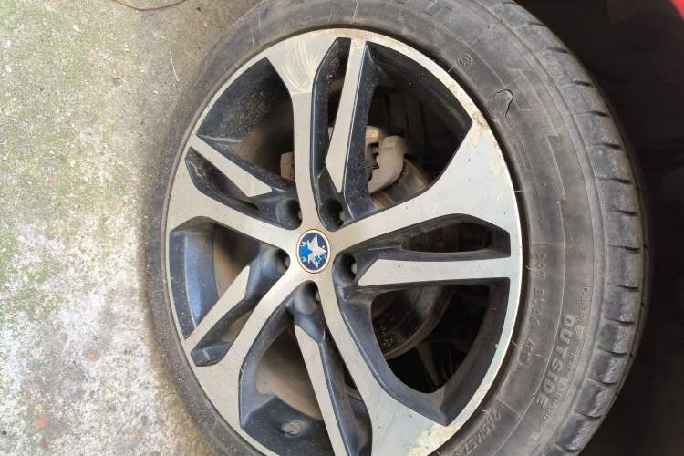 Used Venucia T90 2017 2.0L CVT Leading Edition Right Front Wheel Hub