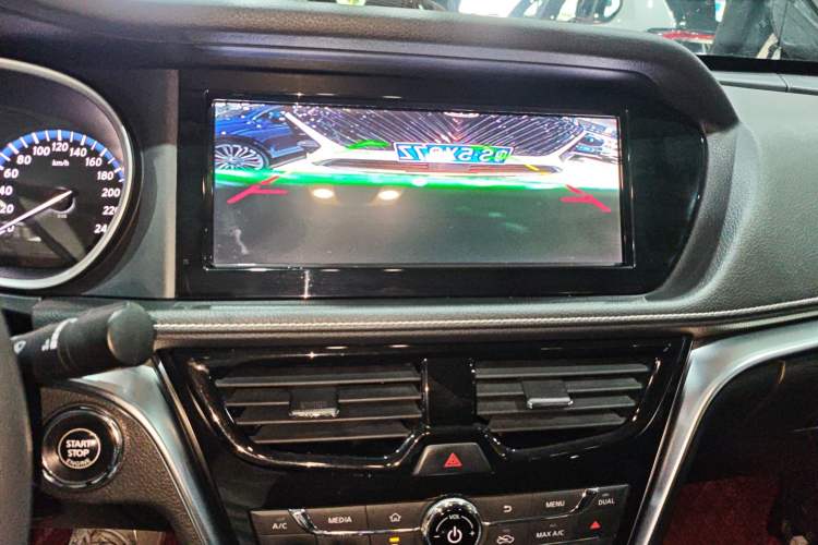 Used Venucia T90 2017 2.0L CVT Fashion Edition Audio And AC Panel