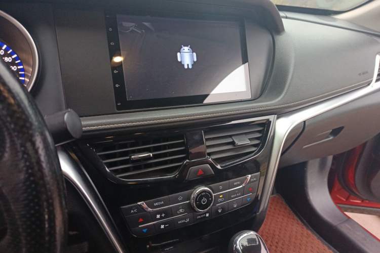 Used Venucia T90 2017 2.0L CVT Smart Edition Audio And AC Panel