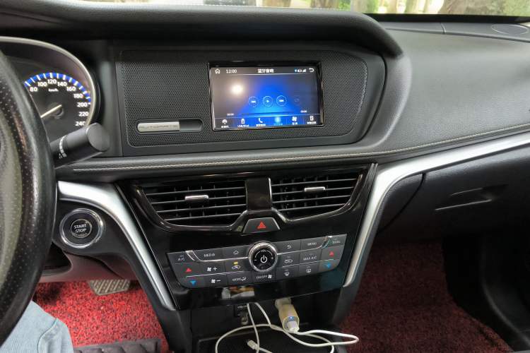 Used Venucia T90 2017 2.0L CVT Smart Edition Audio And AC Panel