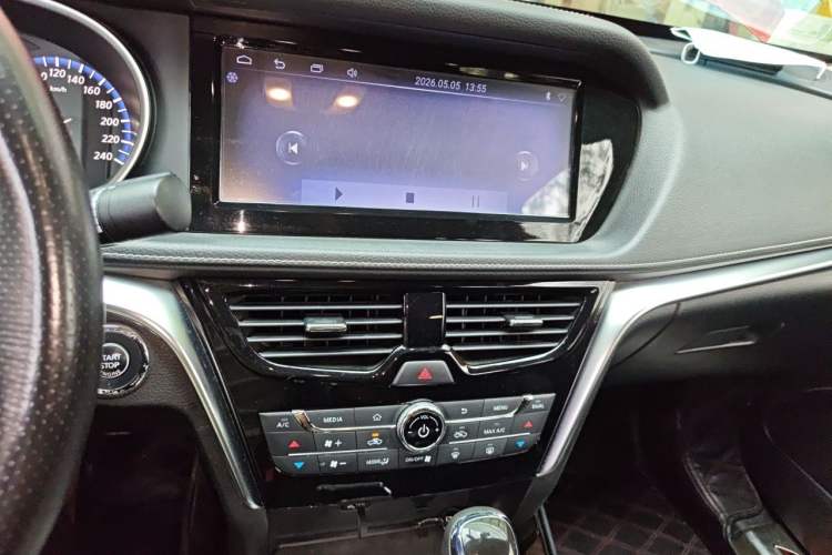 Used Venucia T90 2017 2.0L CVT Smart Edition Audio And AC Panel