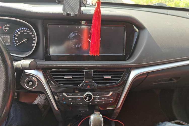 Used Venucia T90 2017 2.0L CVT Smart Edition Audio And AC Panel
