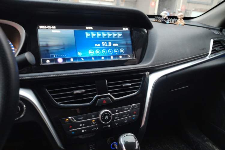 Used Venucia T90 2017 2.0L CVT Leading Edition Audio And AC Panel