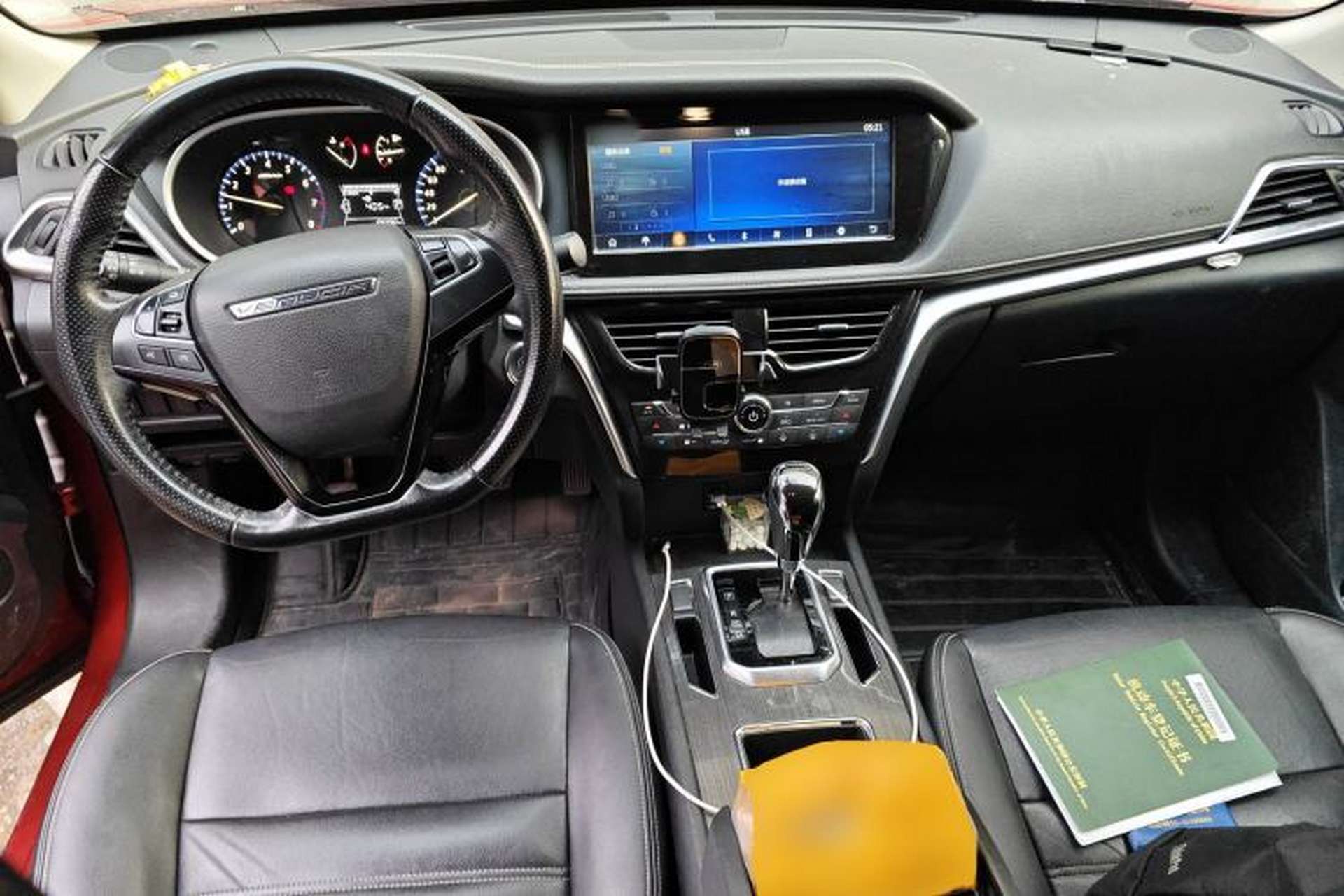 Used Venucia T90 2017 2.0L CVT Smart Edition Center Console