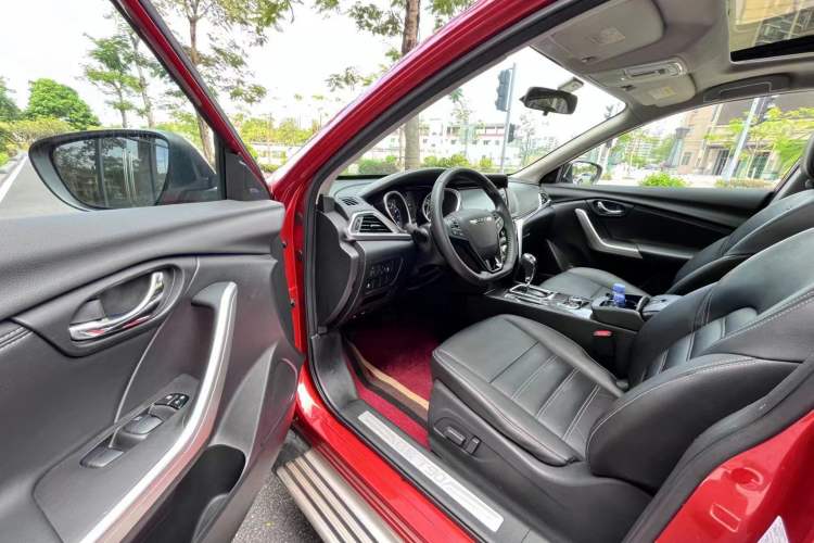 Used Venucia T90 2017 2.0L CVT Leading Edition Driver Seat